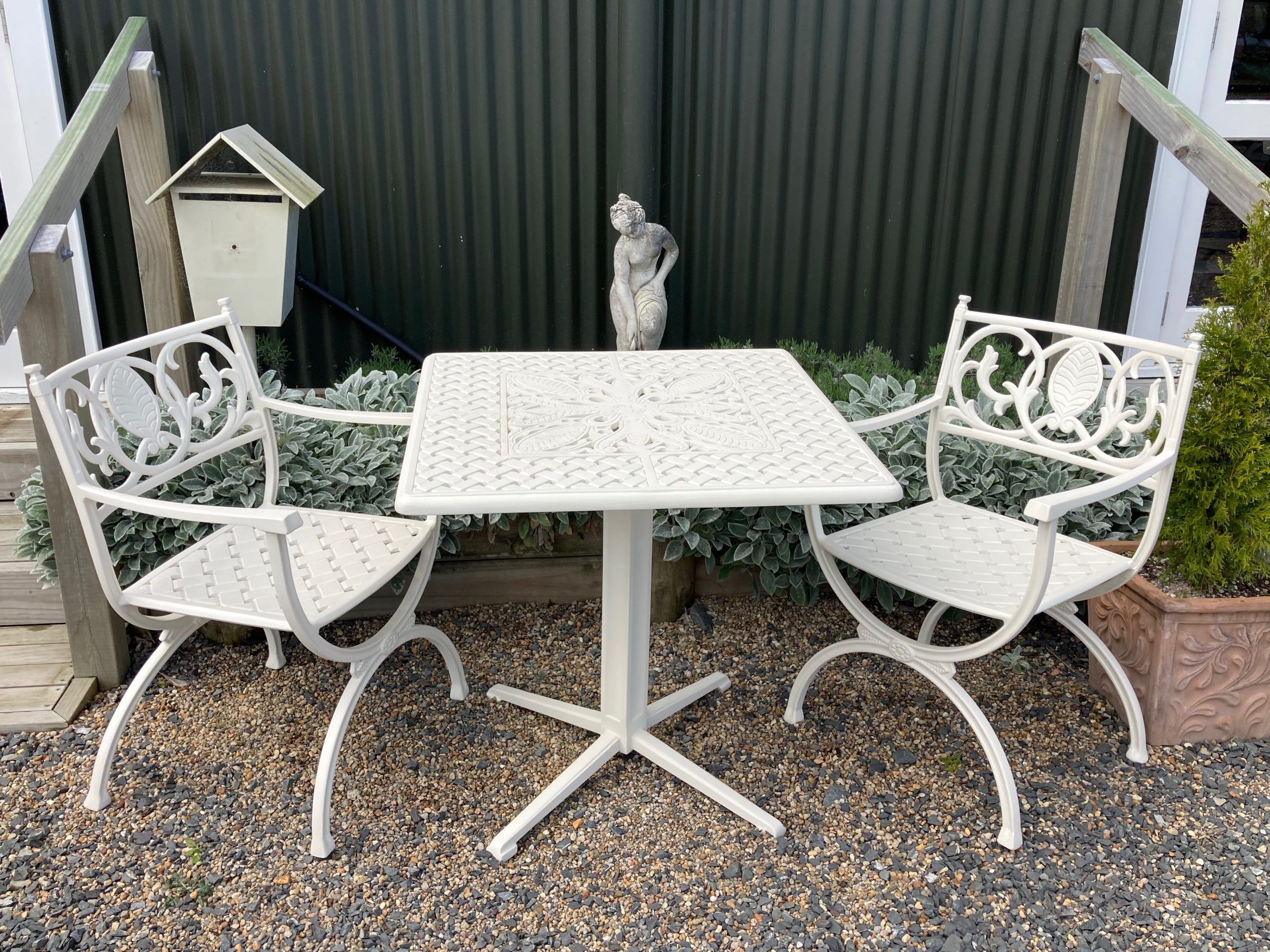 Artemis 750 pedestal table - Image 5