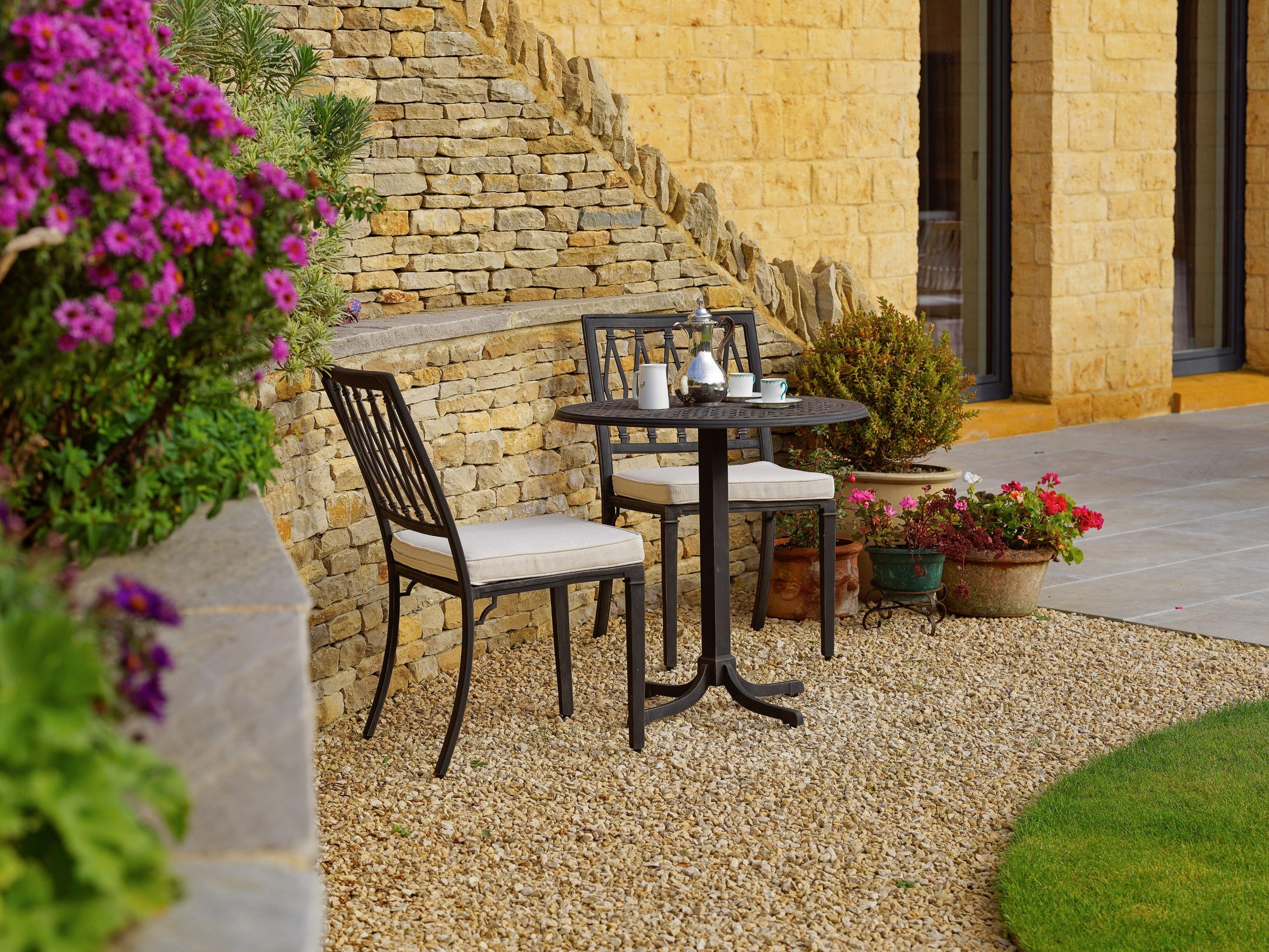 Sienna 750 pedestal table